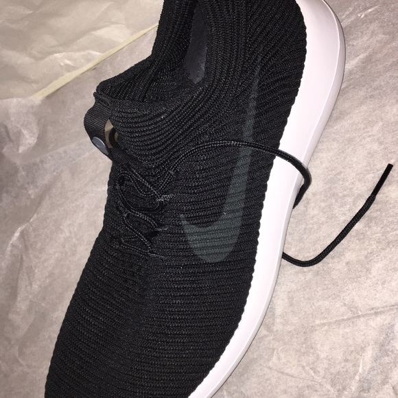 Pre-owned - Picture 2 of 8